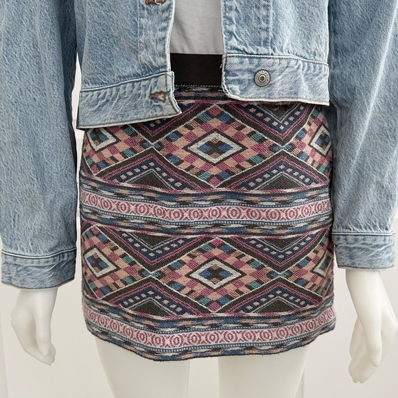 American Eagle Outfitters Dresses & Skirts - Southwestern Tribal Aztec Print Mini Skirt - Boho American Eagle 00s y2k